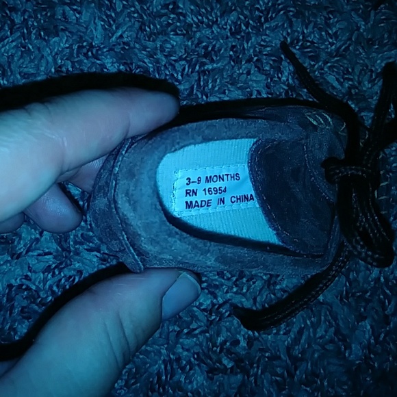 #554Suede booties Size 3-9Mo. Brown color. - Picture 5 of 5